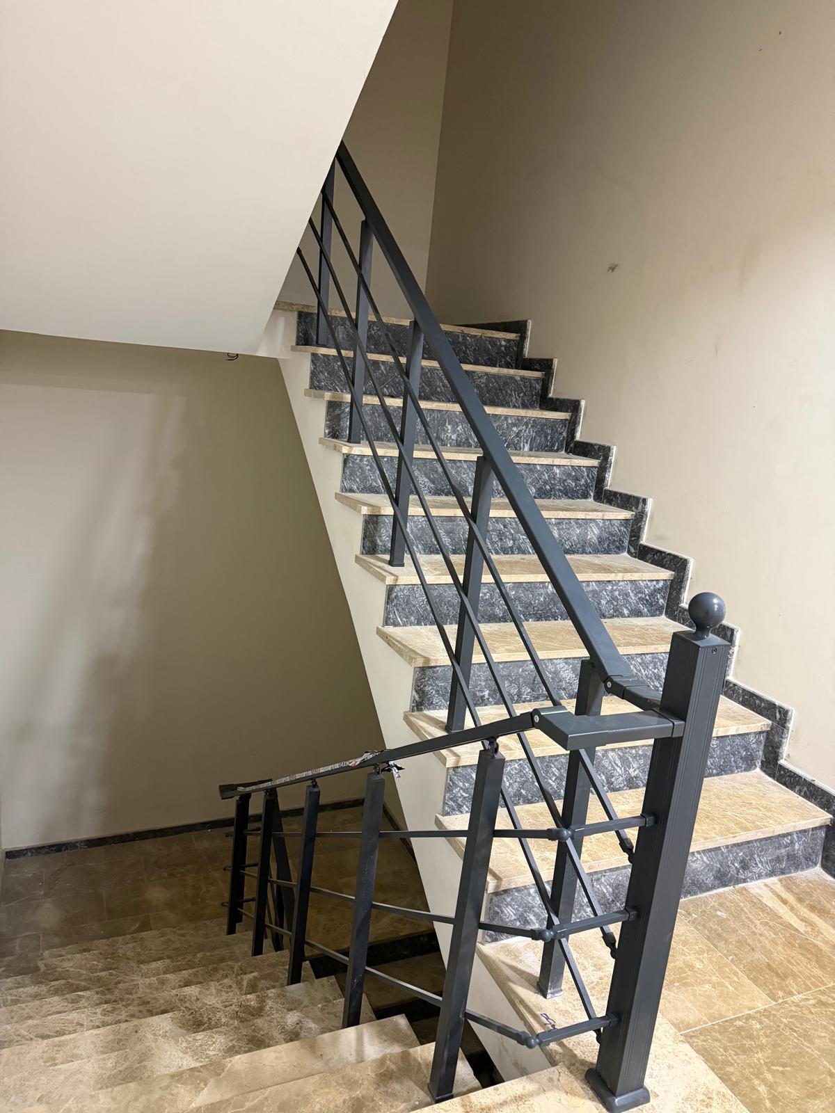 Aliminyum küpeşte merdiven ve fransız 40